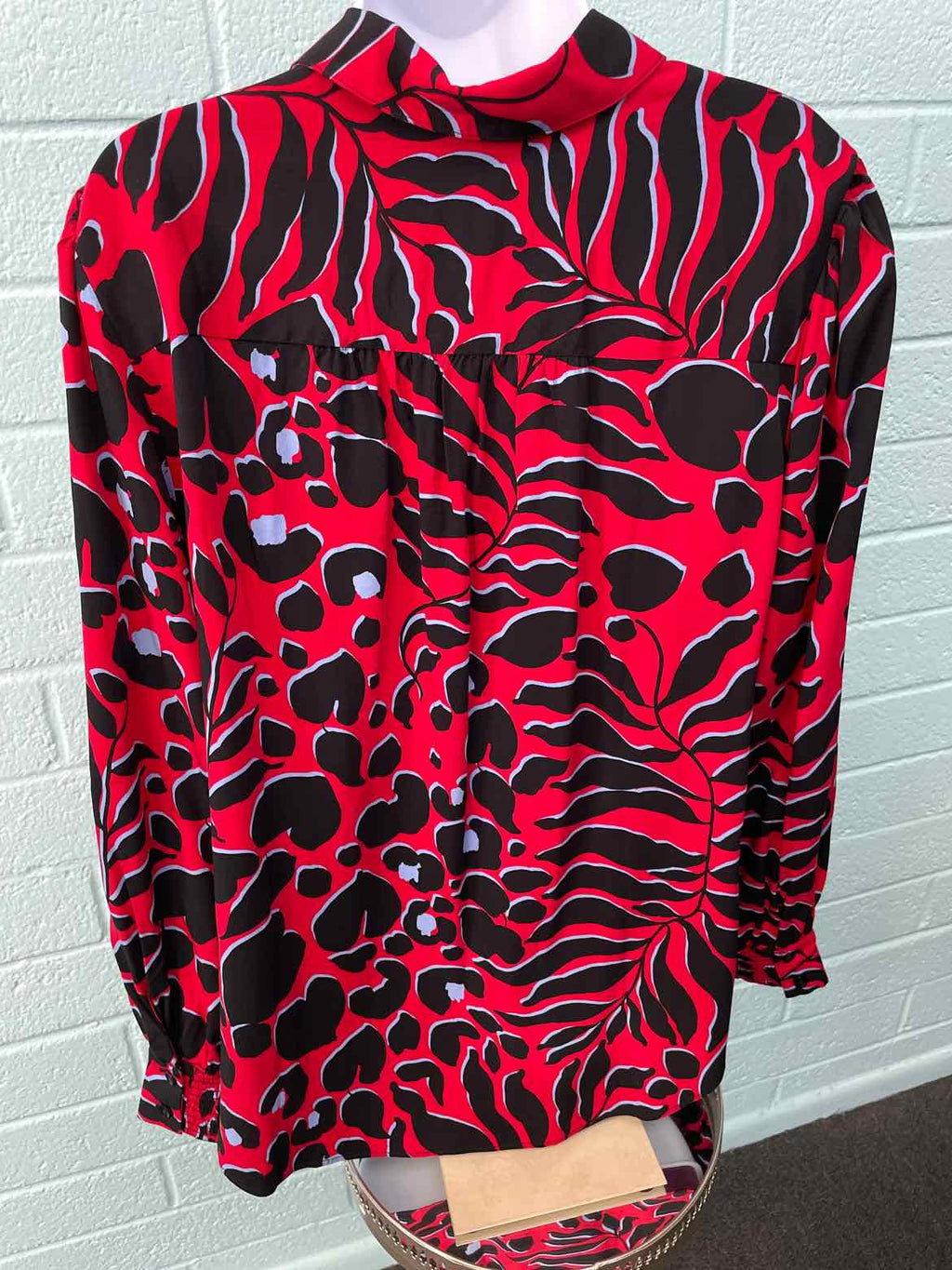 Chico's Size 1.50 (10) Red Black Blouse