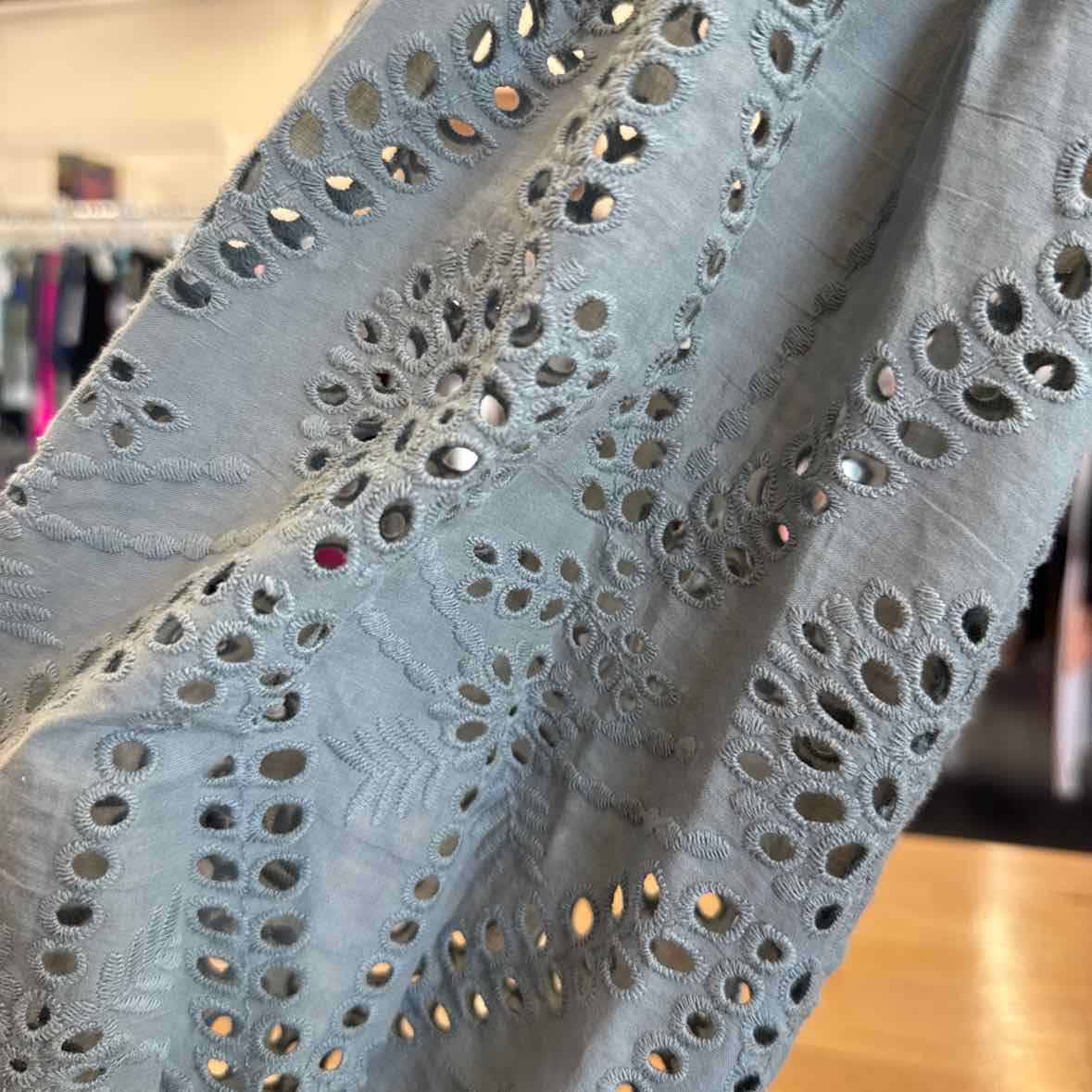 Est 1946 Size M Blue Long Sleeve