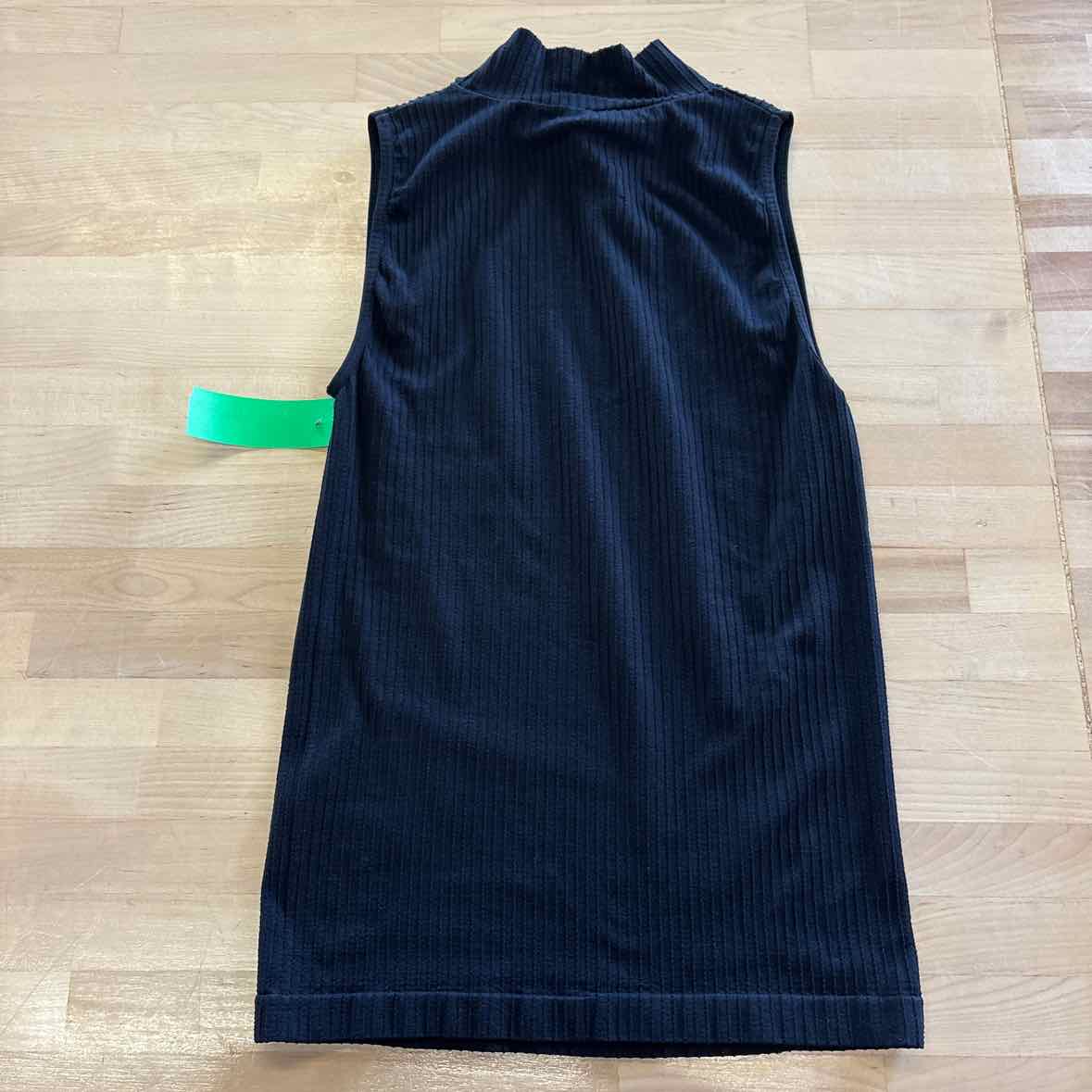 venus Size XS Black Preloved Tank