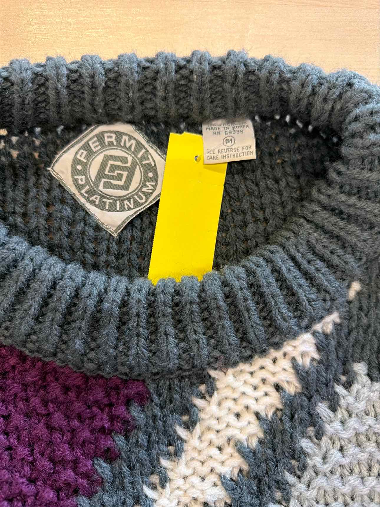Permit Platinum Size M Gray Knit Sweater