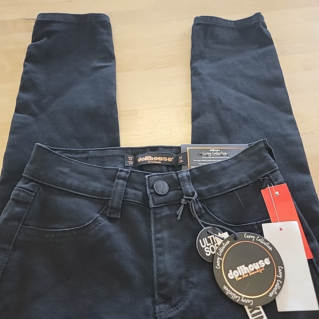 dollhouse Size 0 Black Dollhouse Juniors' Curvy-Fit High-Rise Skinny Jeans