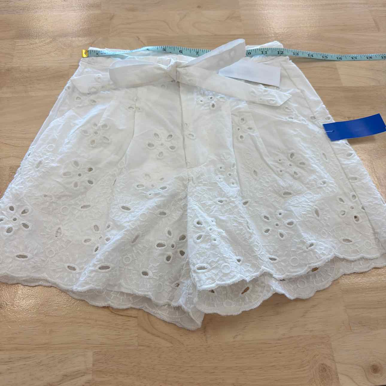 En Saison Women Size XS White New Shorts