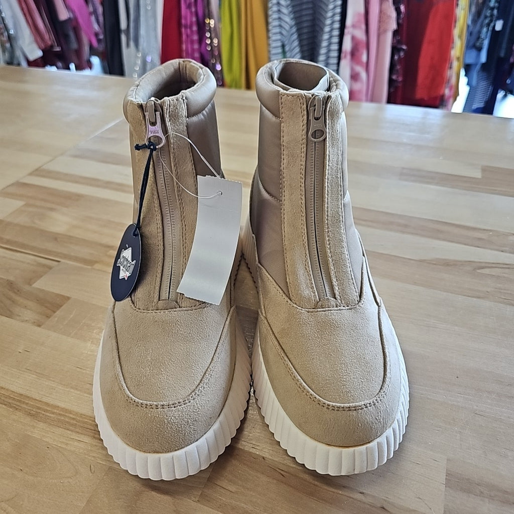 White Mountain Size 9 Sand Boots