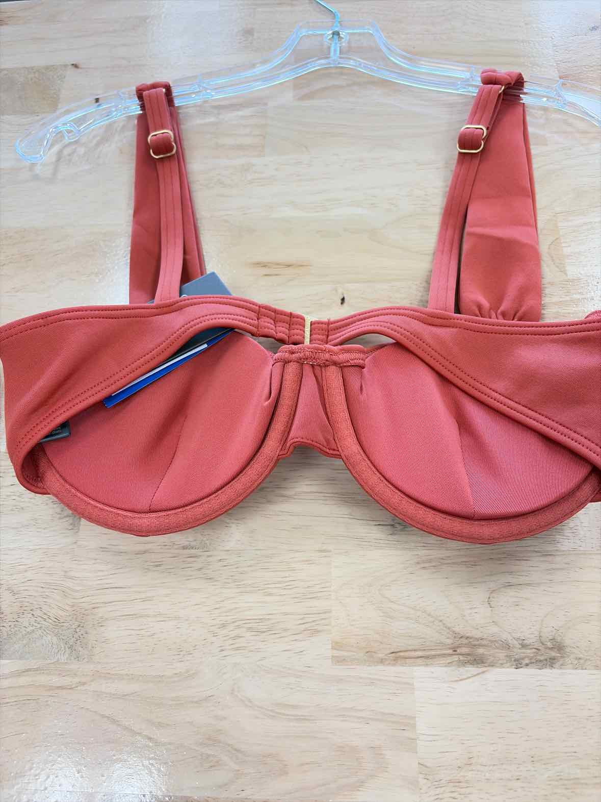 Vince Camuto Size M Underwire Bra Top
