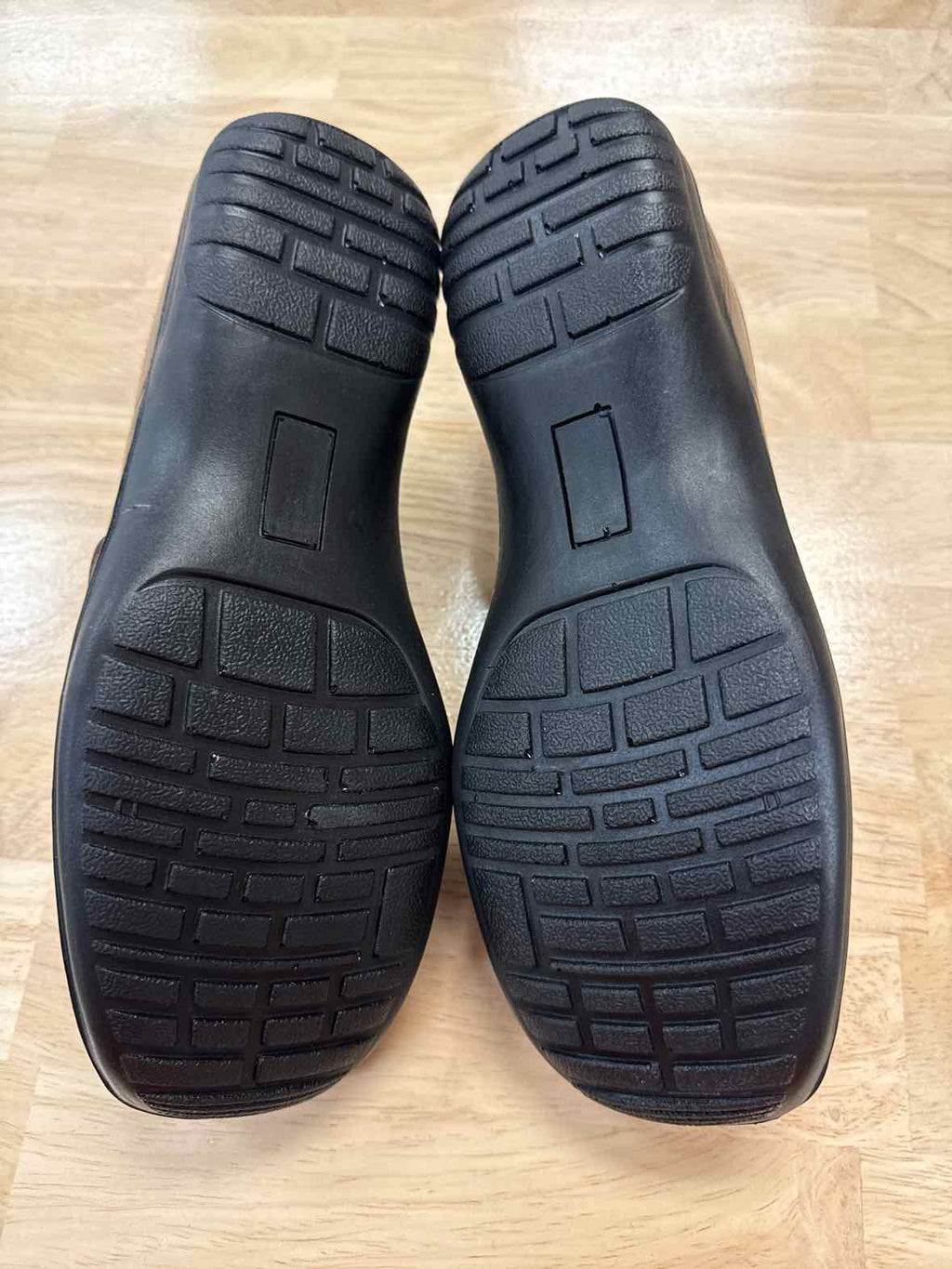 Easy Street Size 9.5 Brown Forever Cut Out Mules NWT