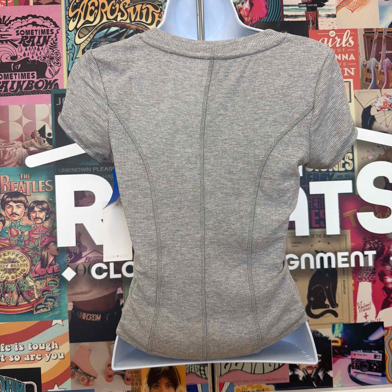 ultra flirt Size S Ribbed Cropped Henley Short Sleeve
