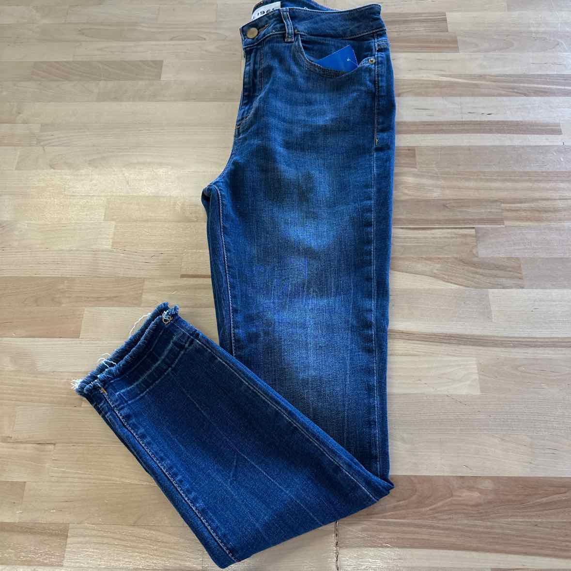DL 1961 Size 28 Denim Jeans