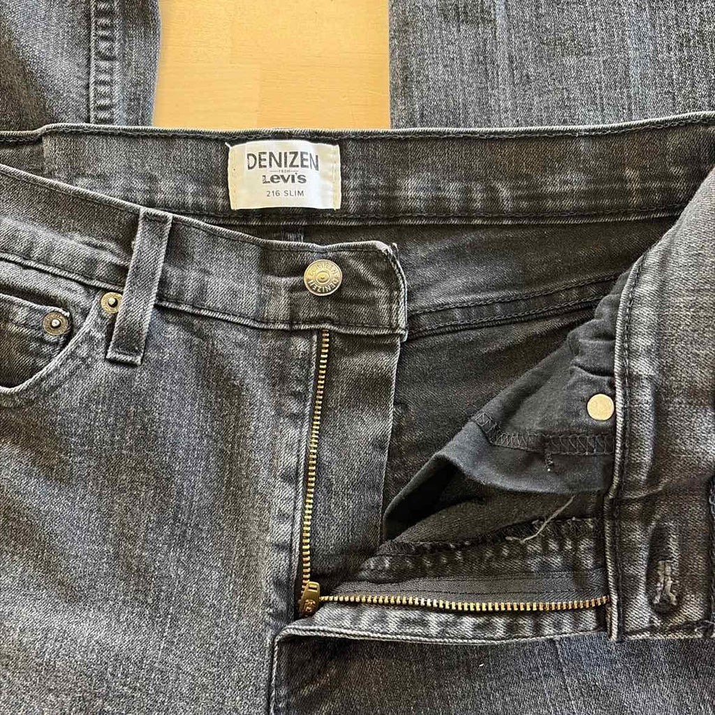 Levi's Size 33x32 Gray Preloved Jeans