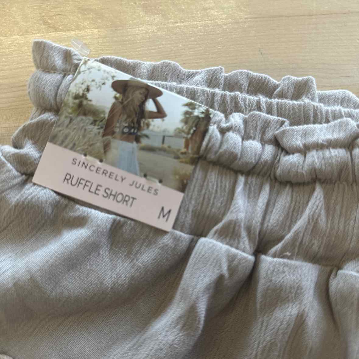 Sincerely Jules Size M Tan Shorts