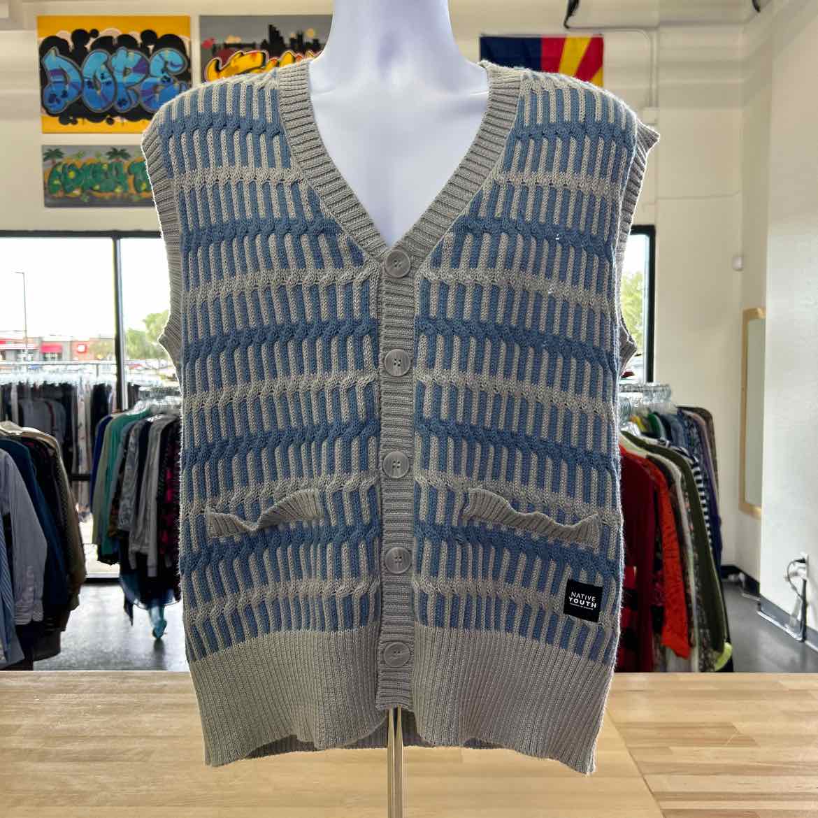 Native youth Size M Blue New MENS Vest