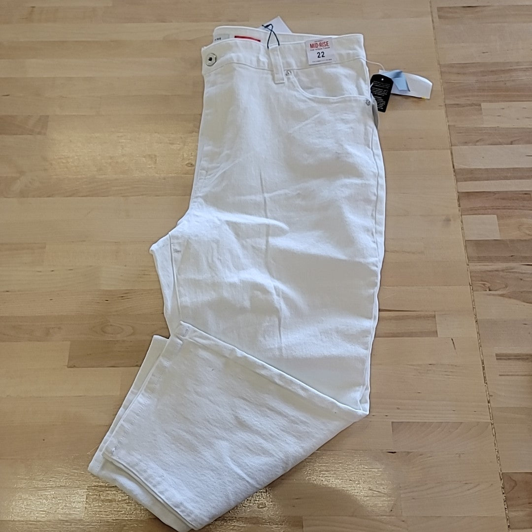 Celebrity pink Size 22 White Jeans Skinnt Mid-Rise The Rider Crop NWT
