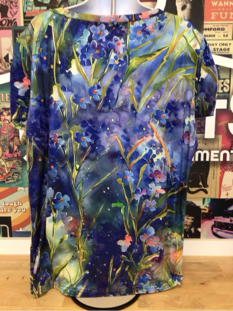just Fashion Now Size 3XLT Blue Preloved Blouse LS