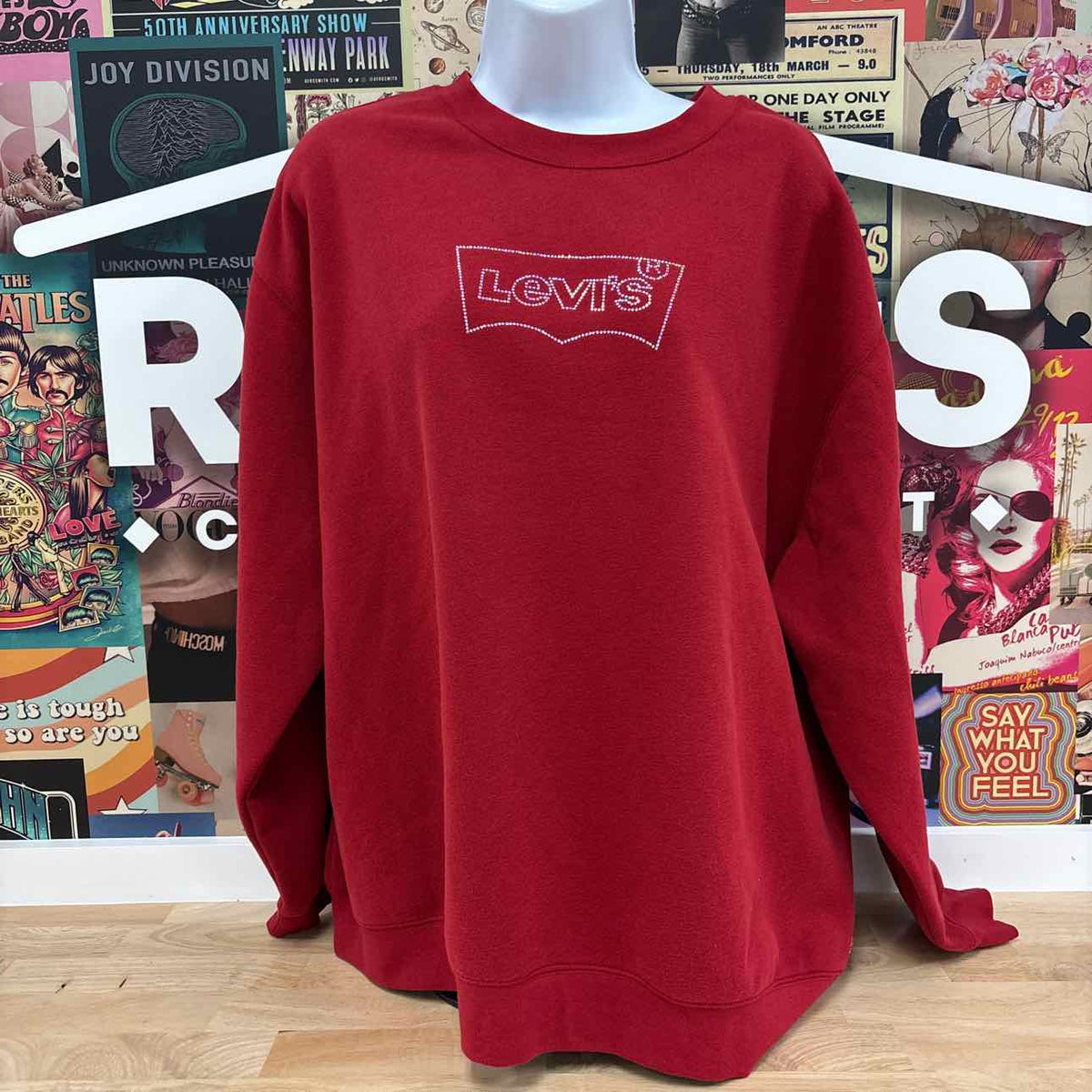 Levi's Size 1X Plus Size Everyday Crewneck Sweatshirt - Rhinestone Rythmic Red