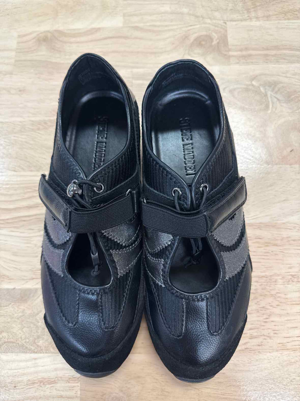 Steve Madden Size 7 Black Leather Preloved Viper Sneakers