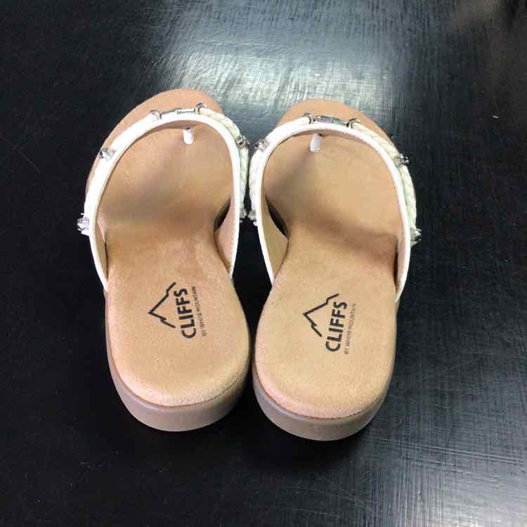 Cliffs Shoe Size 7.5 White Bailee Thong Sandals