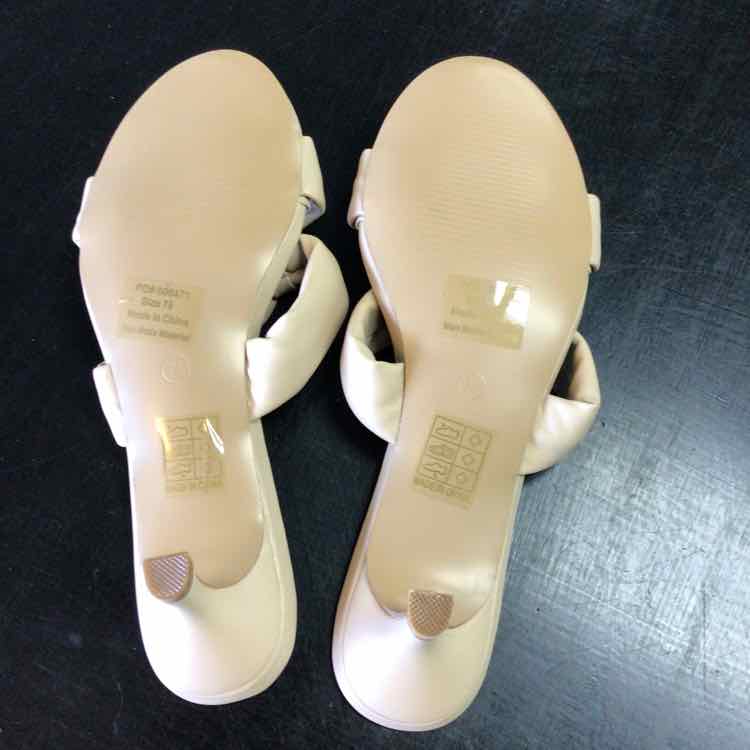 Journee Shoe Size 7.5 Nude Dyllan Sandals