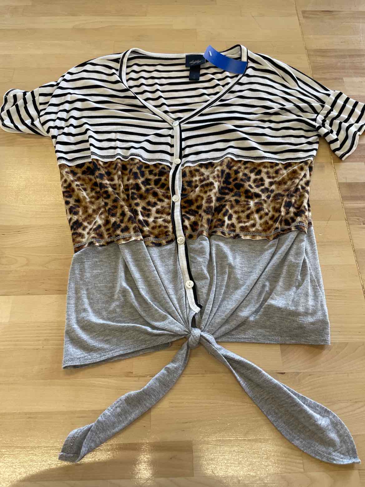 Daytrip Size S Multi-Color T-shirt