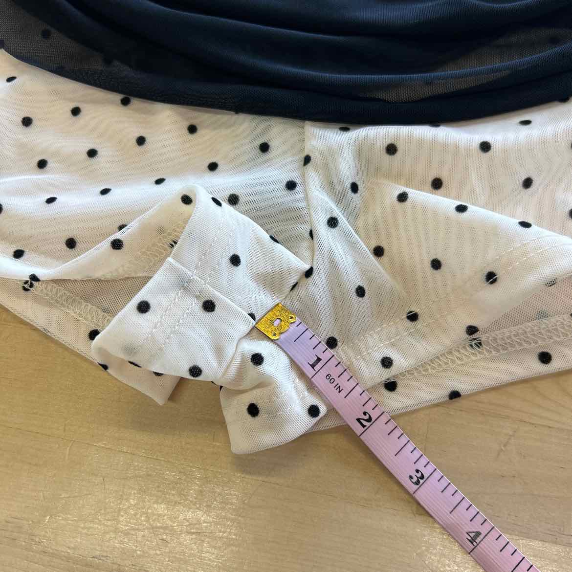 White Fox Women Size M White New Shorts