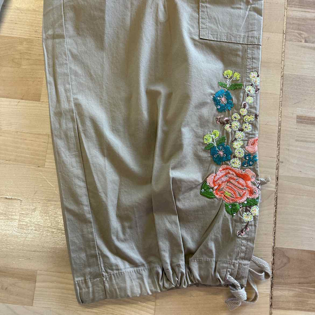 Live a little Size 6 Khaki Cotton New cargo