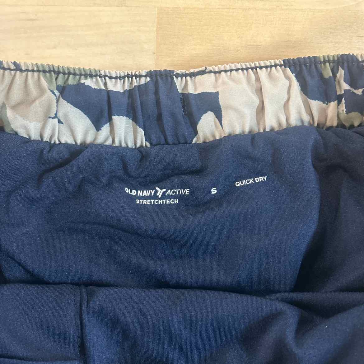 Old Navy Size S Green Preloved Athletic Shorts