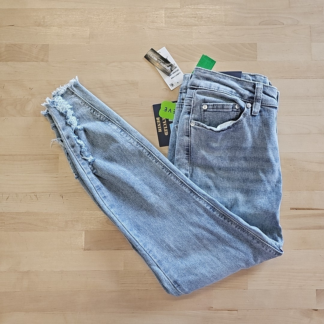 Indigo Rein Juniors' Mid Rise Button Fly Distressed Cropped Curvy Jeans - 5