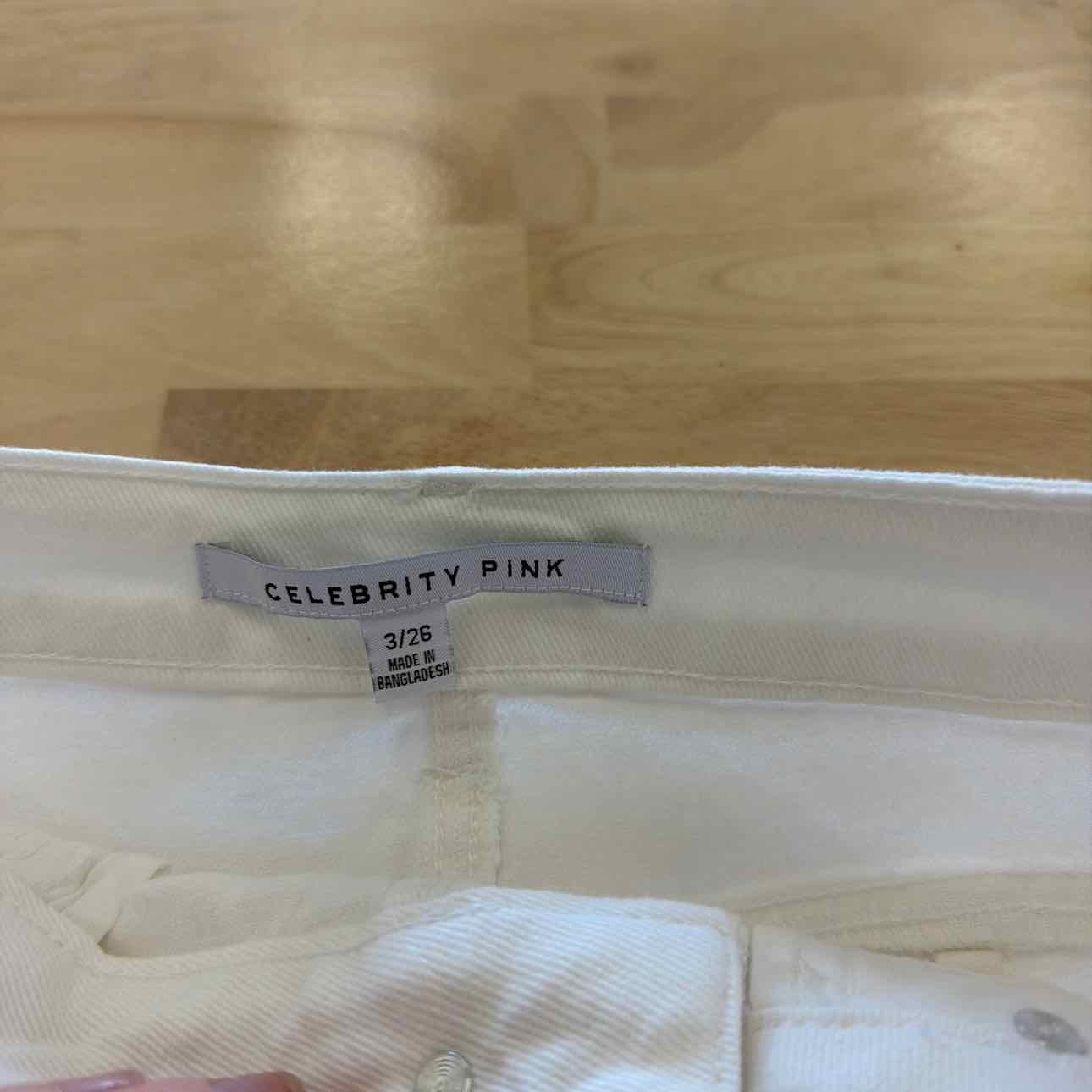 Celebrity pink Women Size 3  White New Shorts  High-Rise Curvy Denim Shorts