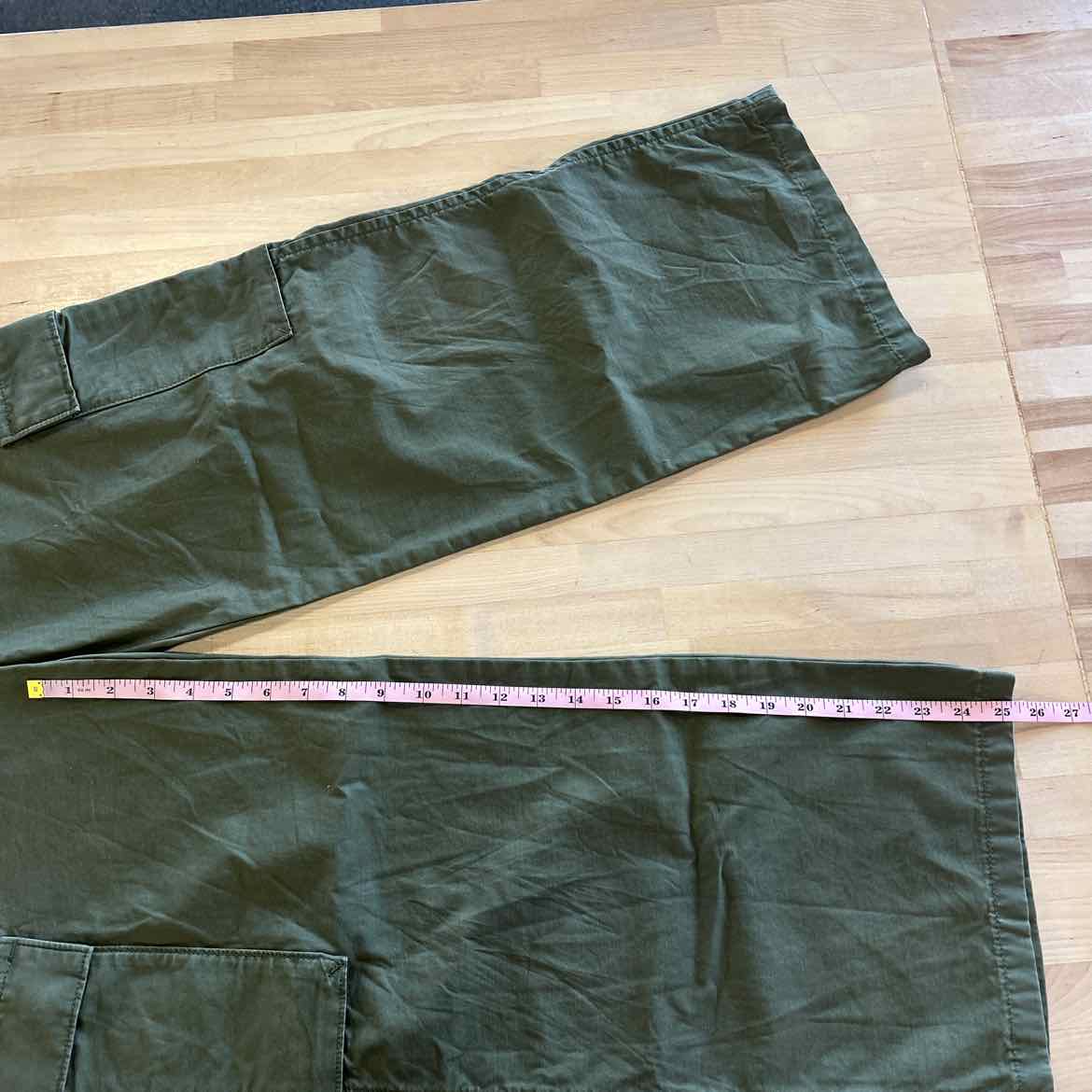 Levi's Size 23 Green Preloved Cargo Pants