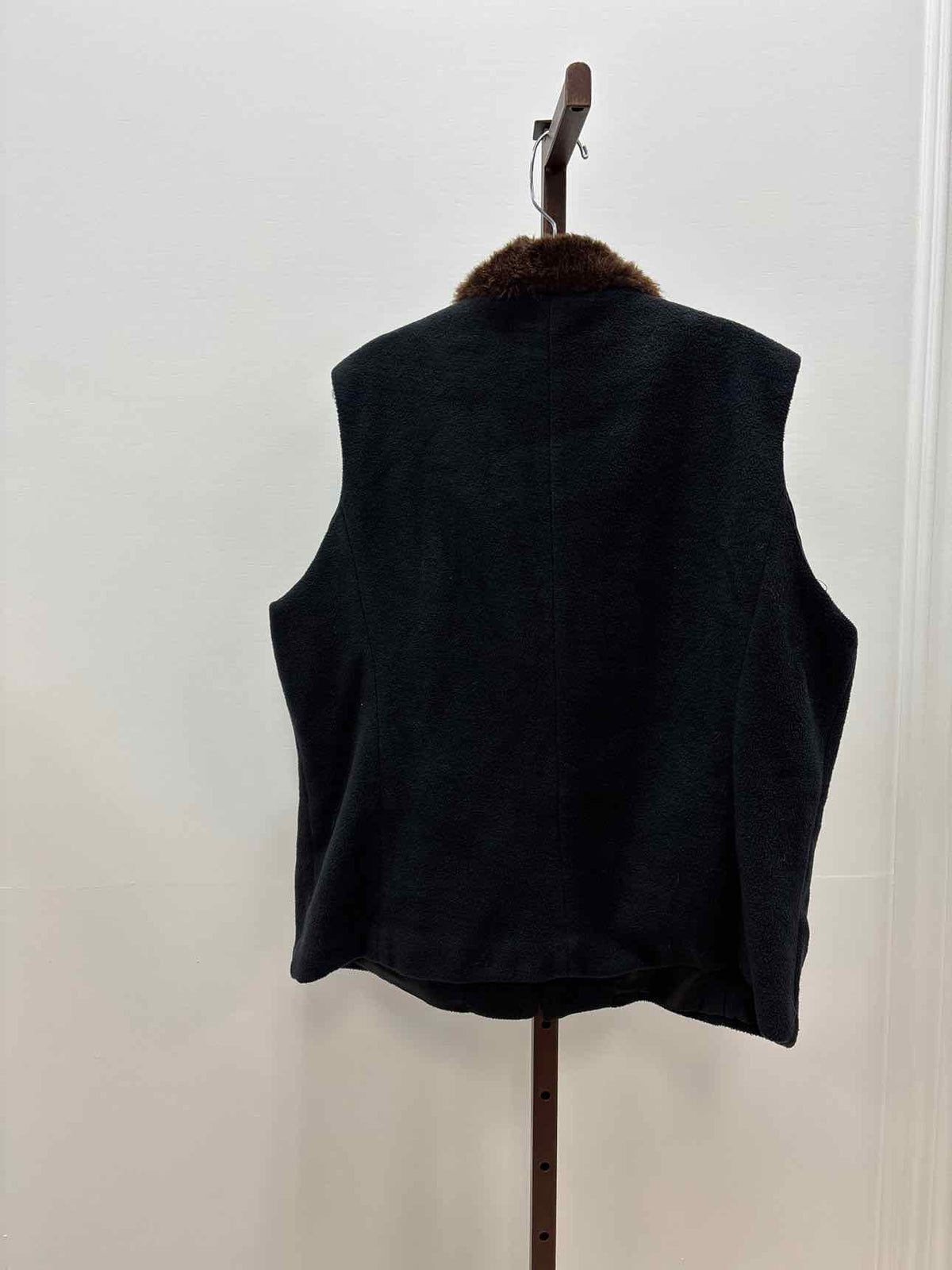 Bob Mackie Size XL Black & Mult Colors Fleece Vest