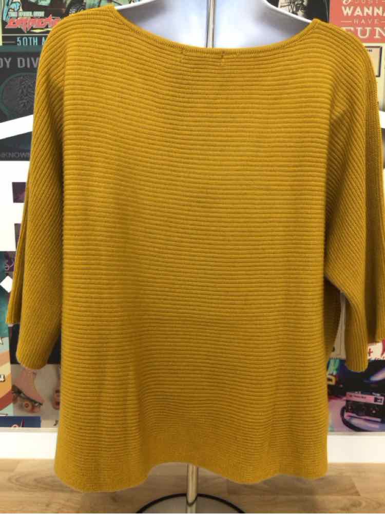 Fate Size XS Yellow Preloved Blouse LS