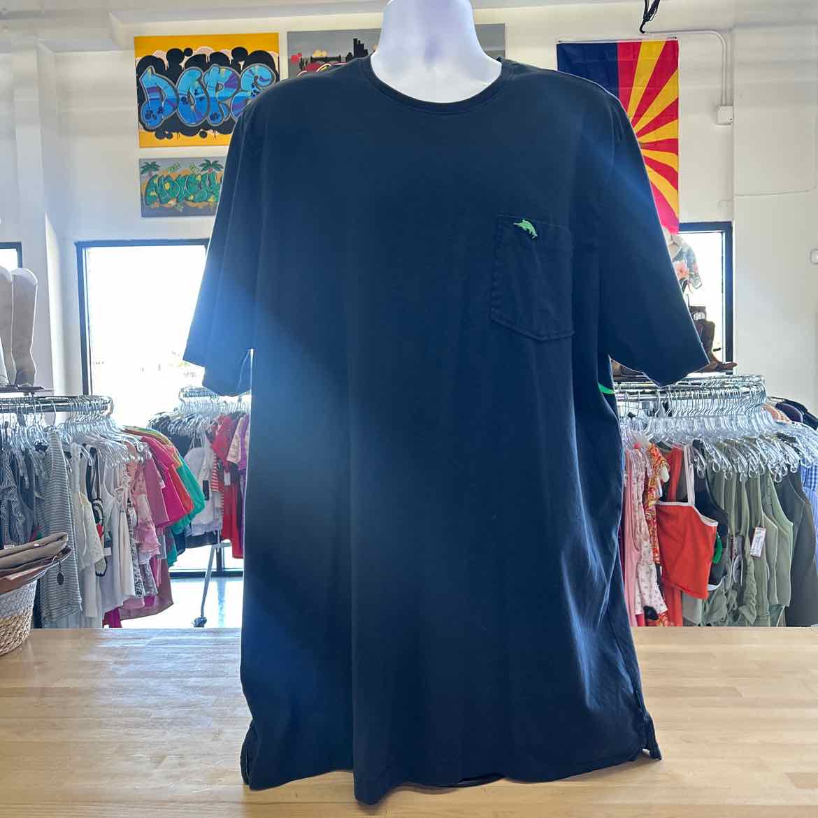 Tommy Bahama Size 2XLT Navy Preloved MENS T-shirt