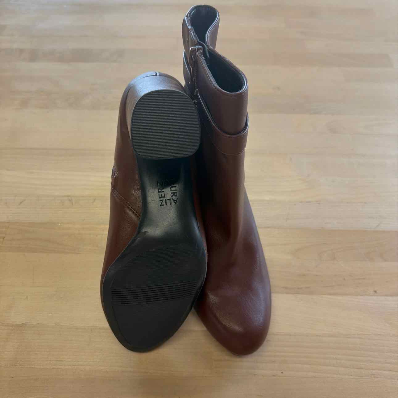 NAT Naturalizer Lottie Ankle Bootie Boots (Cappuccino Brown Faux Leather) Size 6