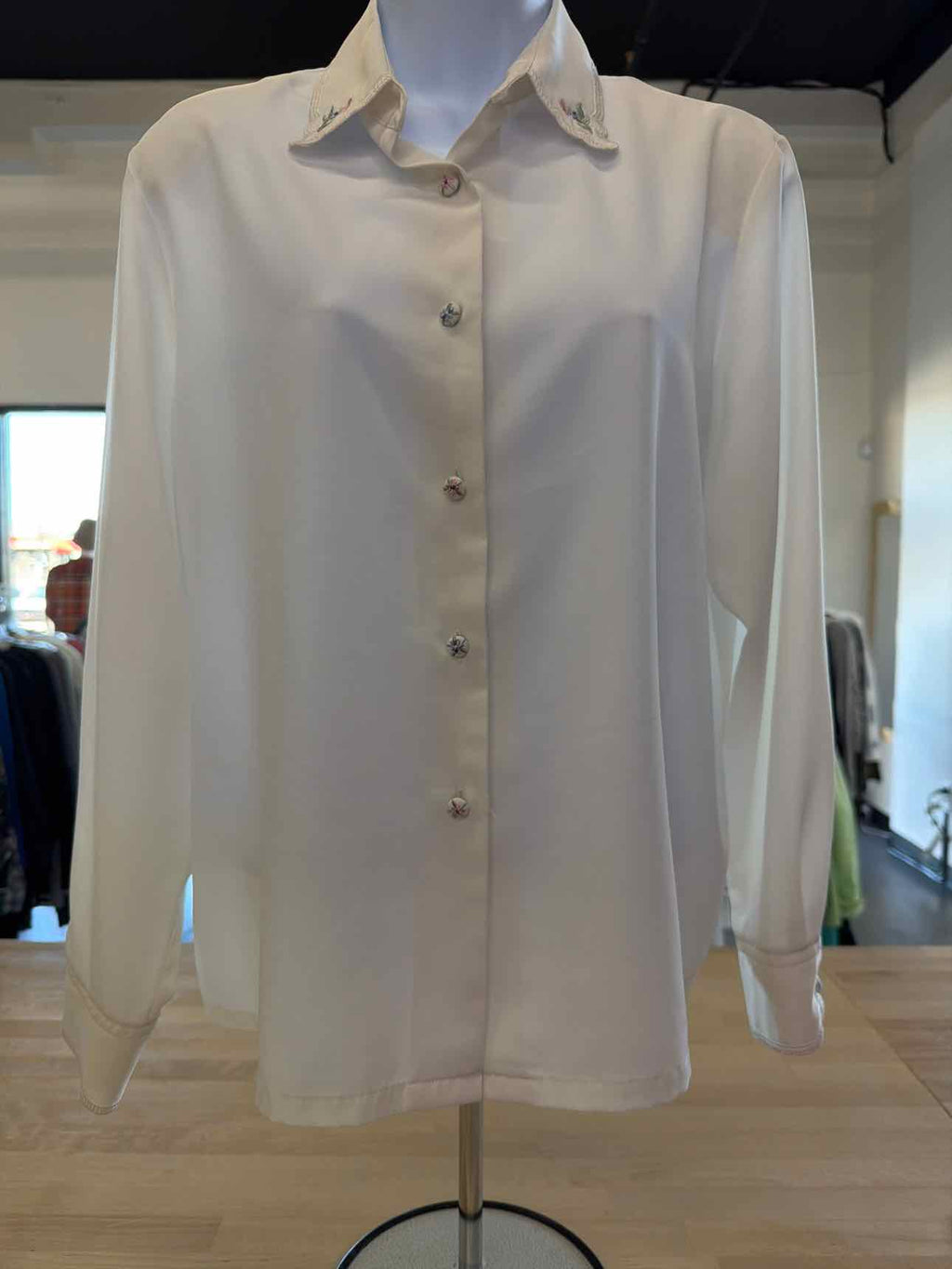 Koret Size 8 White Button Down Shirt