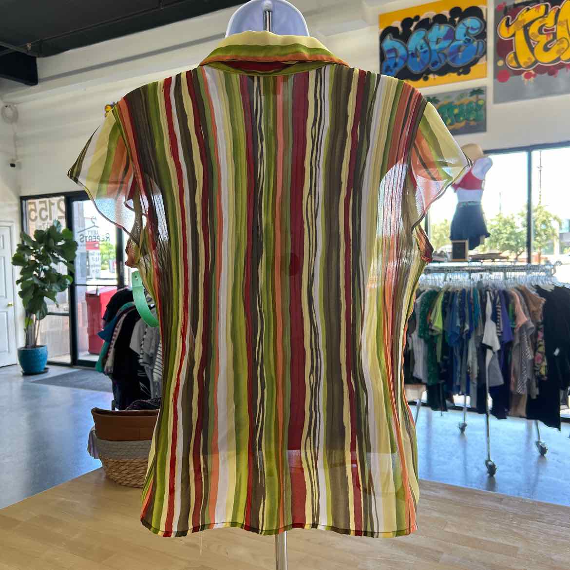 Sunny Leigh Size M Multi-Color Preloved Blouse SS