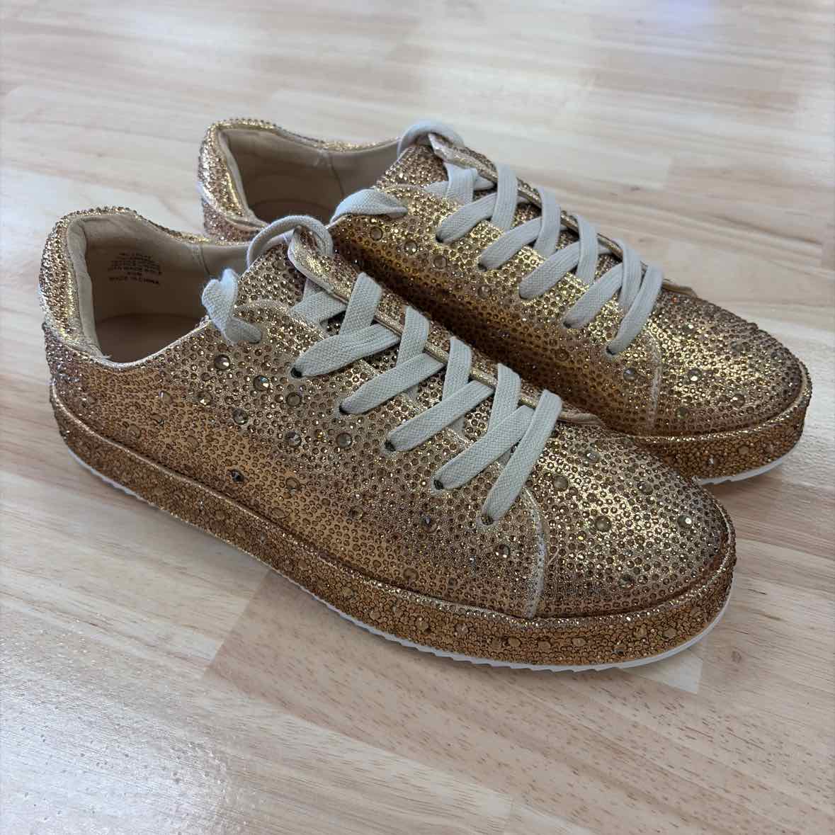 INC Size 8.5 Women's Lola Sneakers