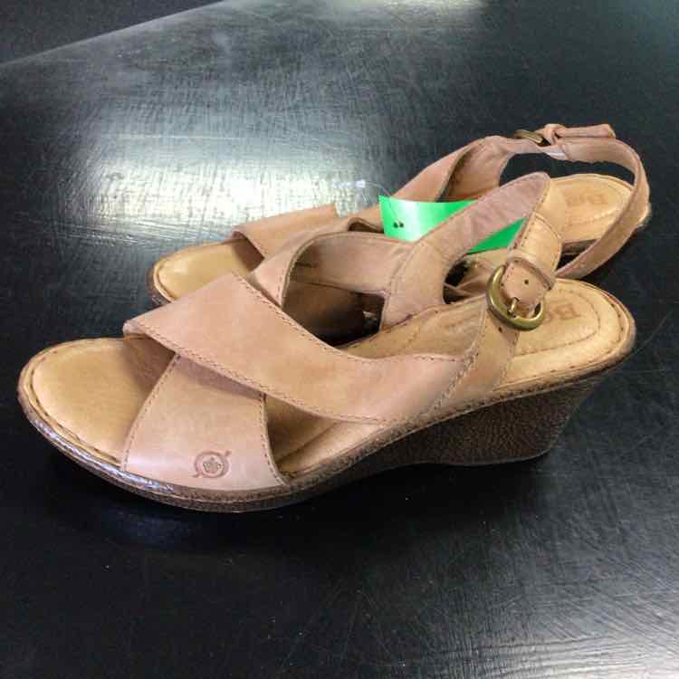 Born Shoe Size 9 Tan Leather Sandals
