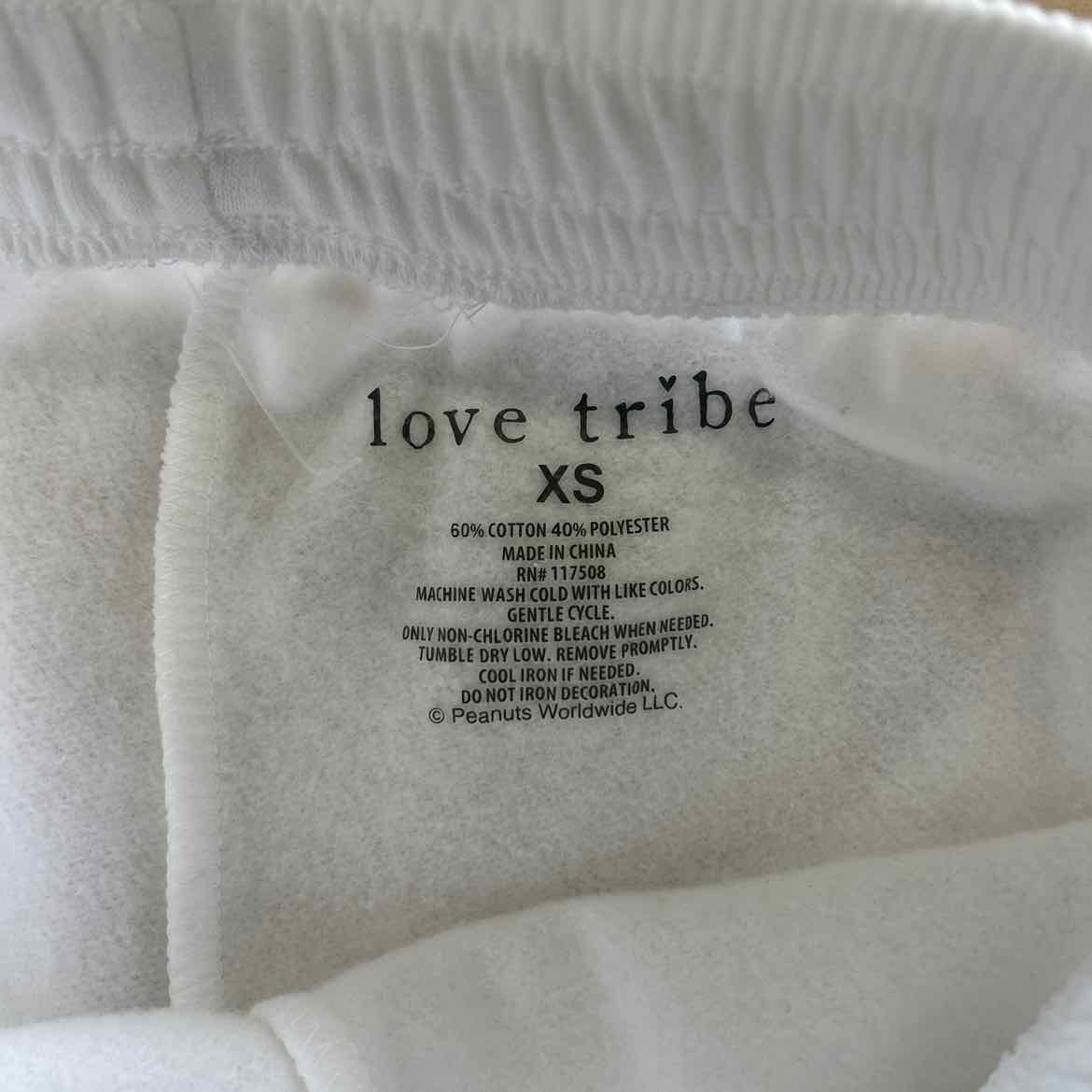 Love Tribe Juniors' Peanuts Holiday Graphic Jogger Sweatpants - Bright White