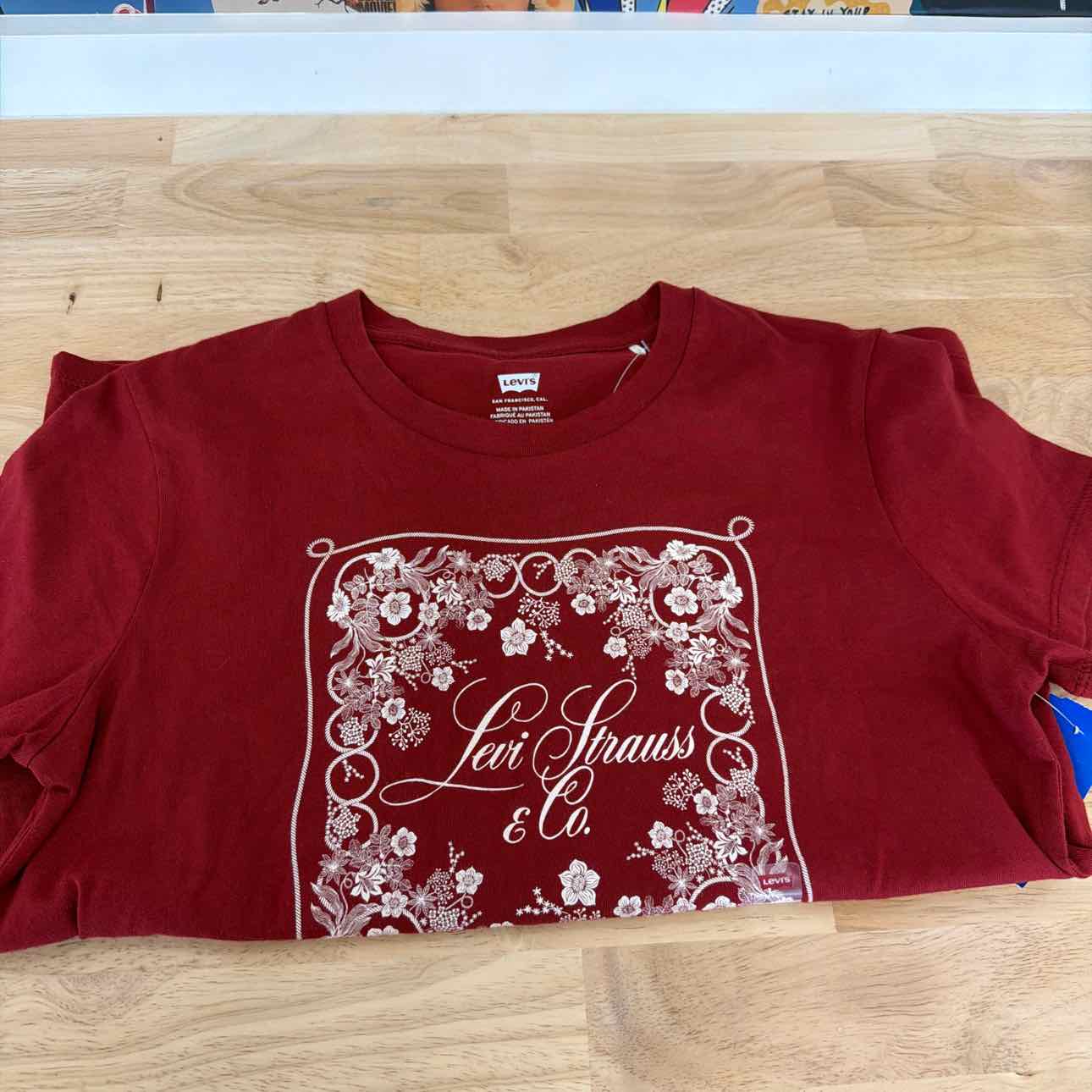 Levi's Size S Perfect Graphic Logo Cotton T-shir