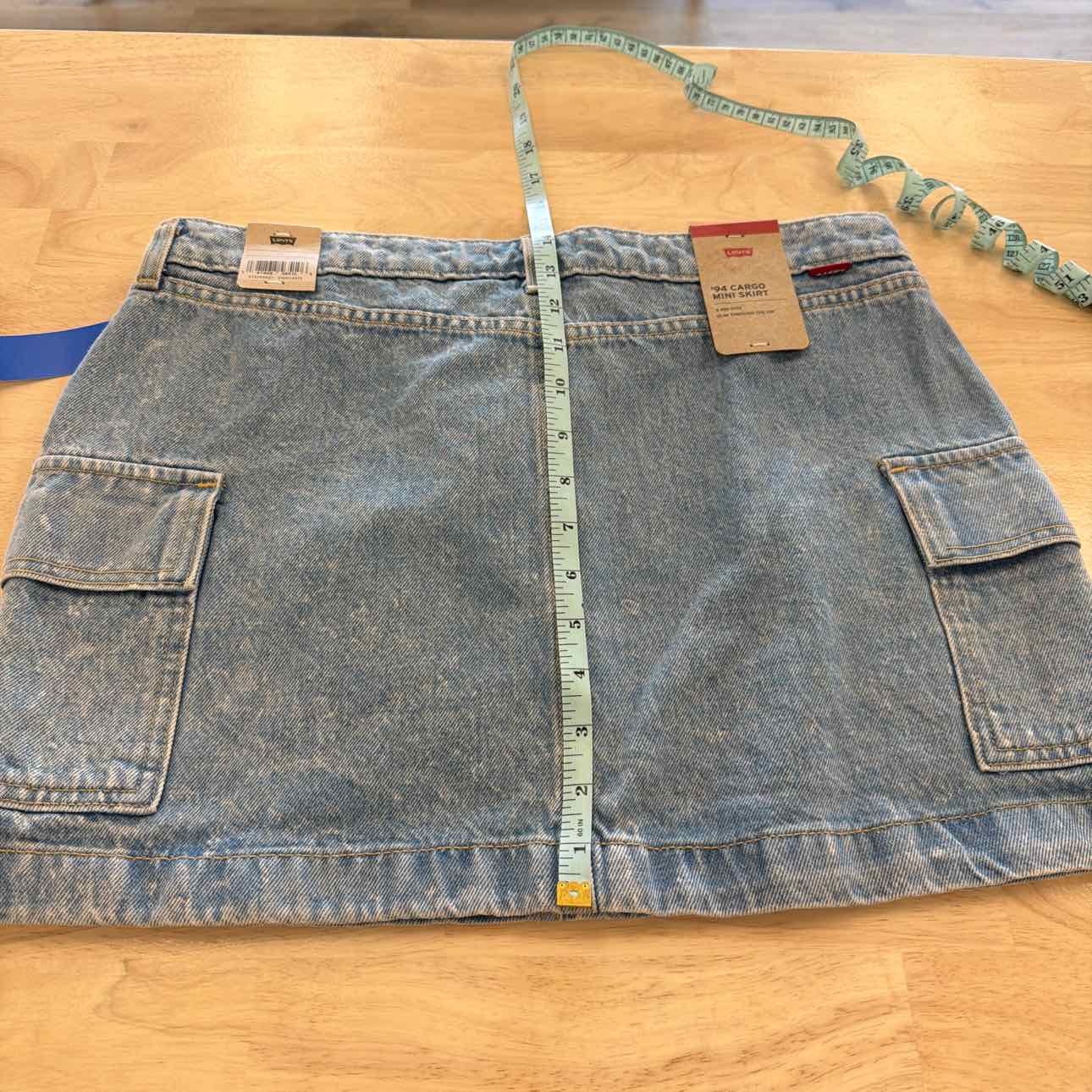 Levi's Size 29 94 Cargo Mini Skirt NWT