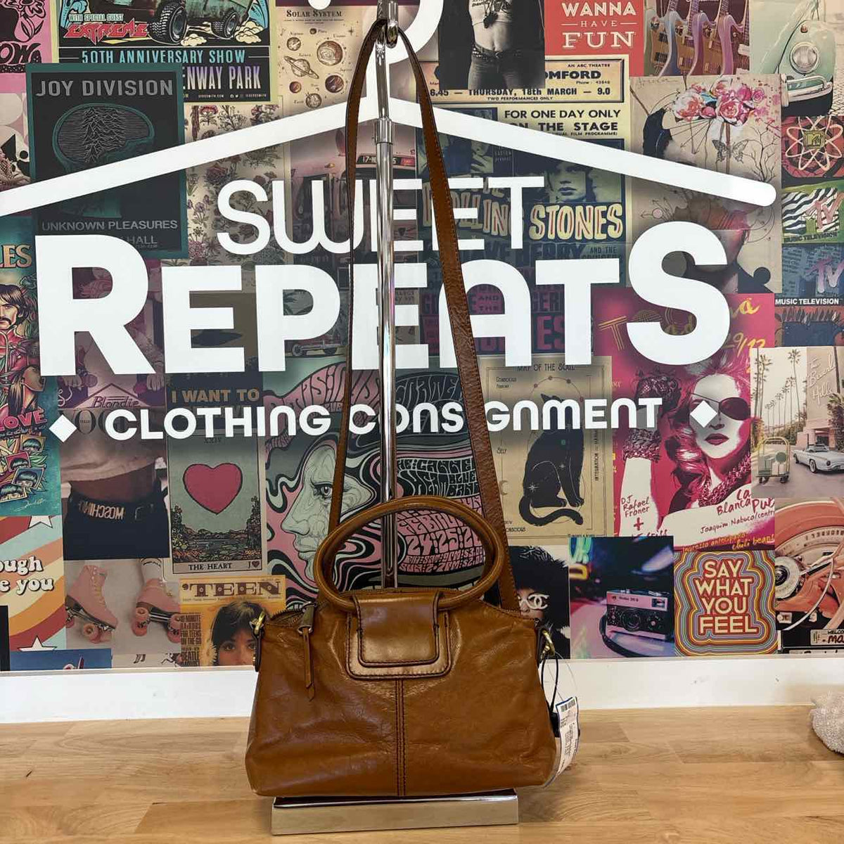 Hobo Brown Polished Leather Preloved Handbag