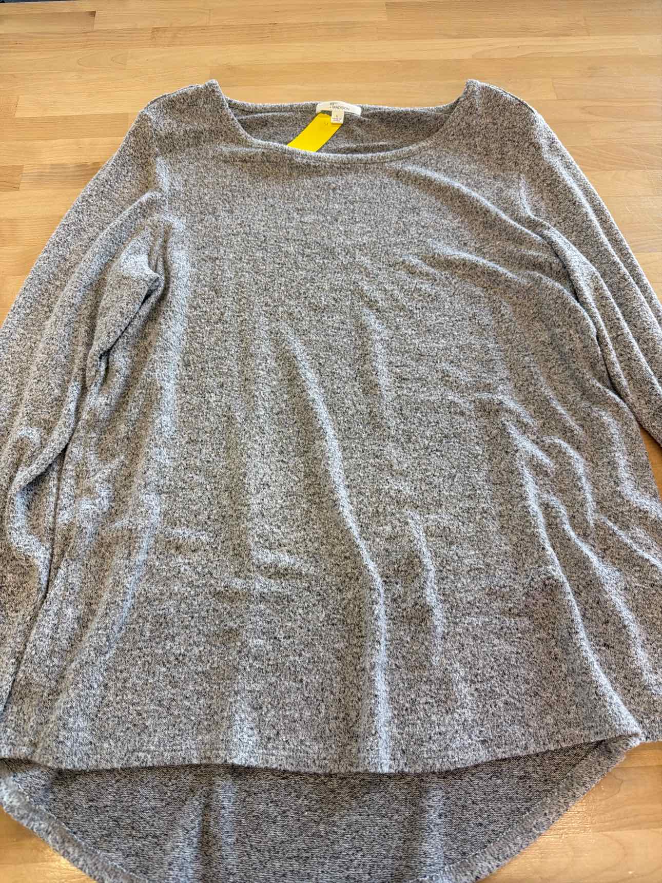 89th & Madison Size L Gray Long Sleeve