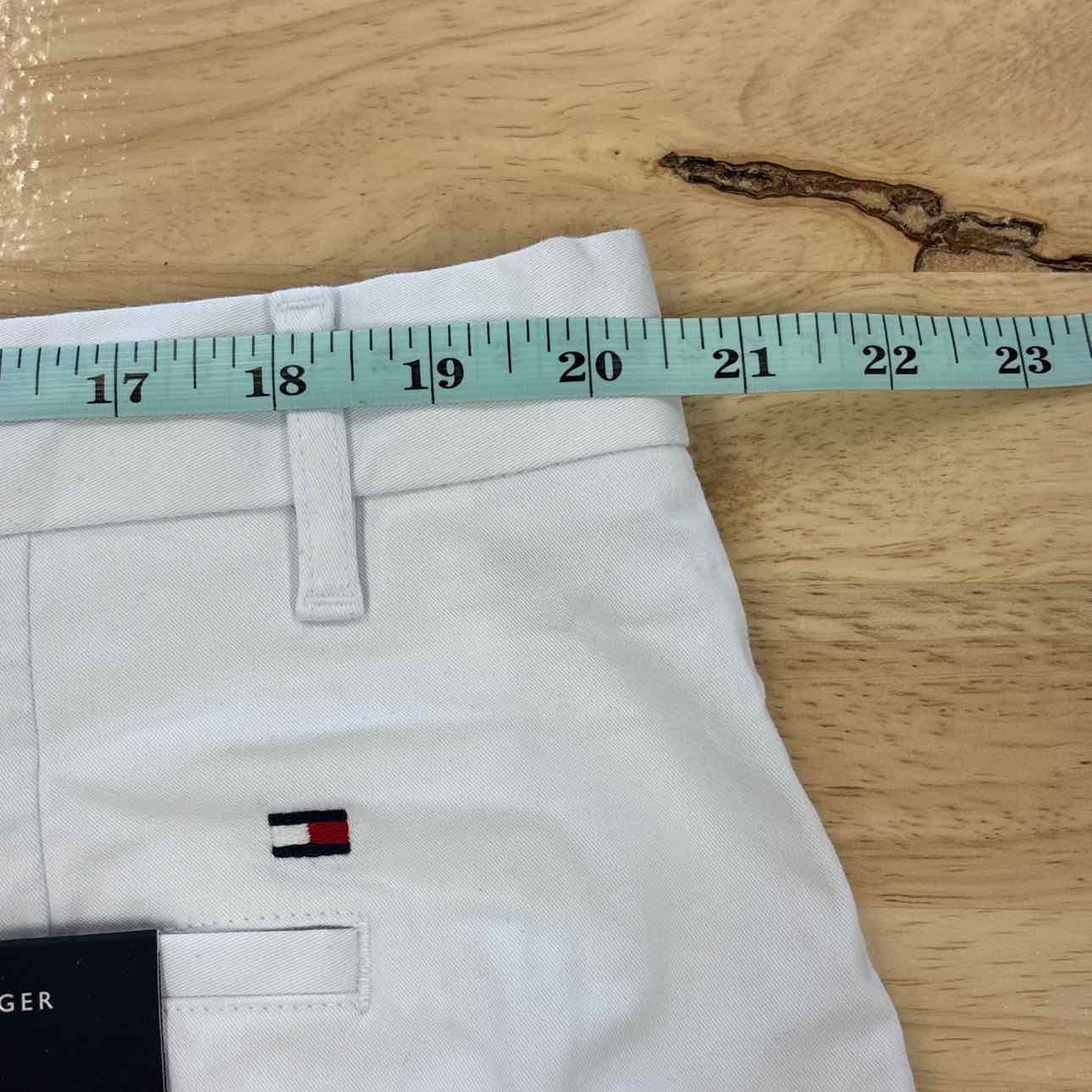 Tommy Hilfiger Men's Size 40 Men's Brooklyn 1985 9" Shorts