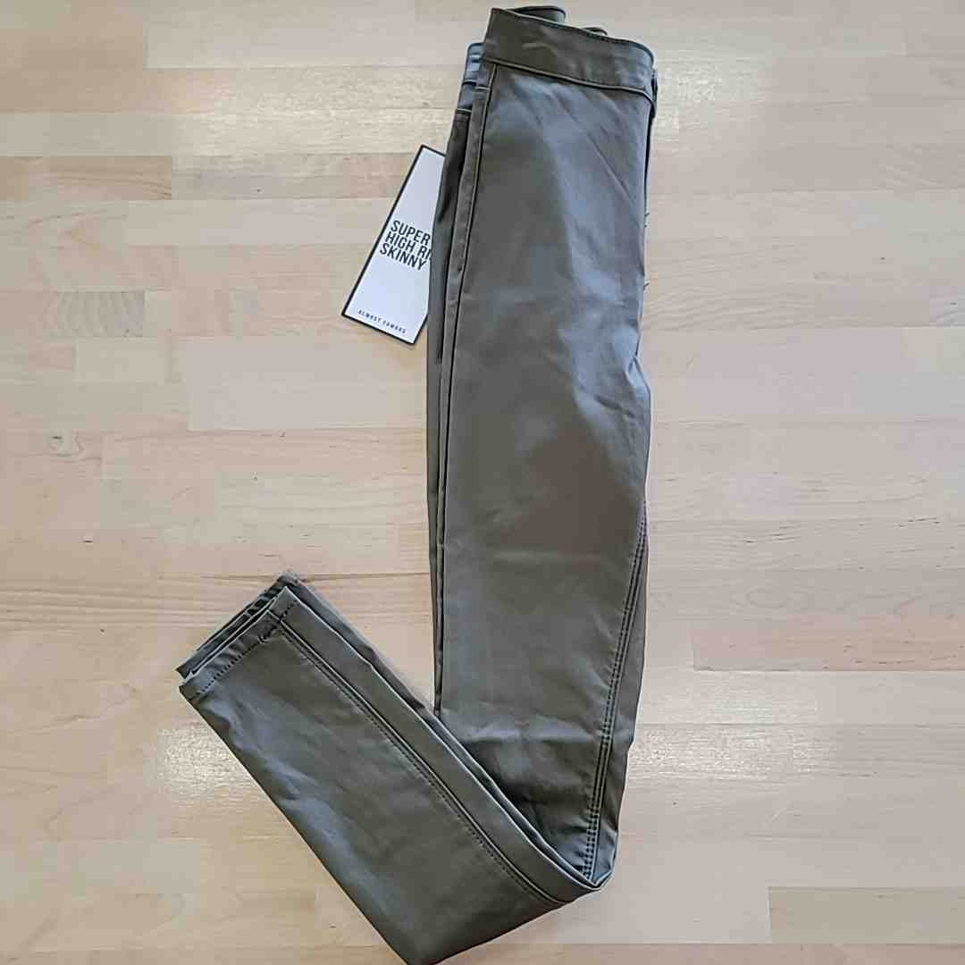 Almost Famous Size 0 Super High Rise Skinny Faux Leather Green Pants NWT
