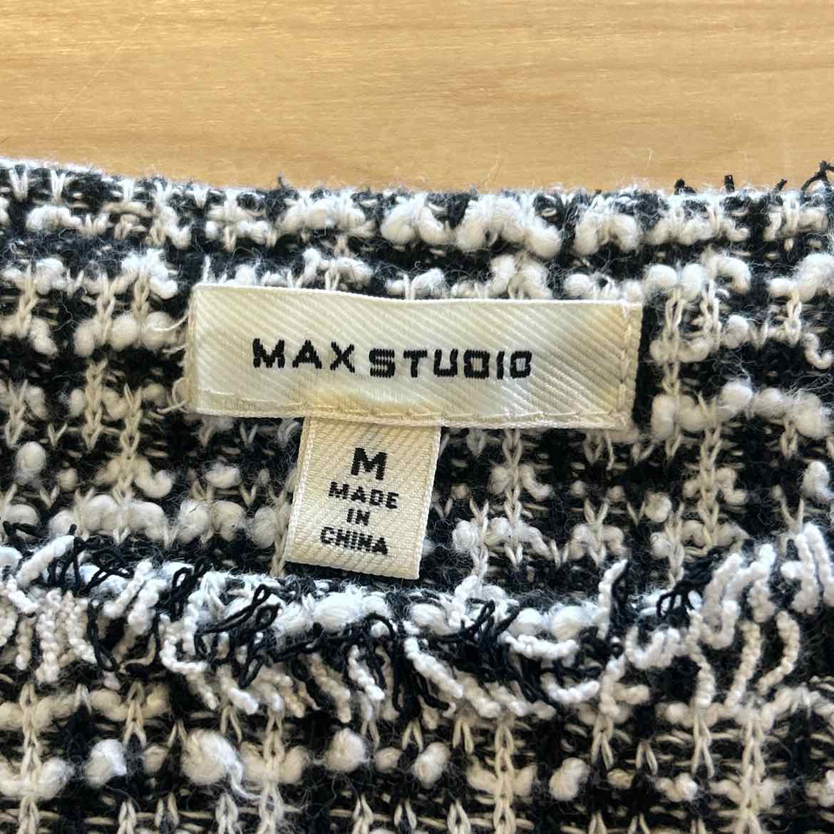 Max Studio Size M Black White Knit Preloved Sleeveless