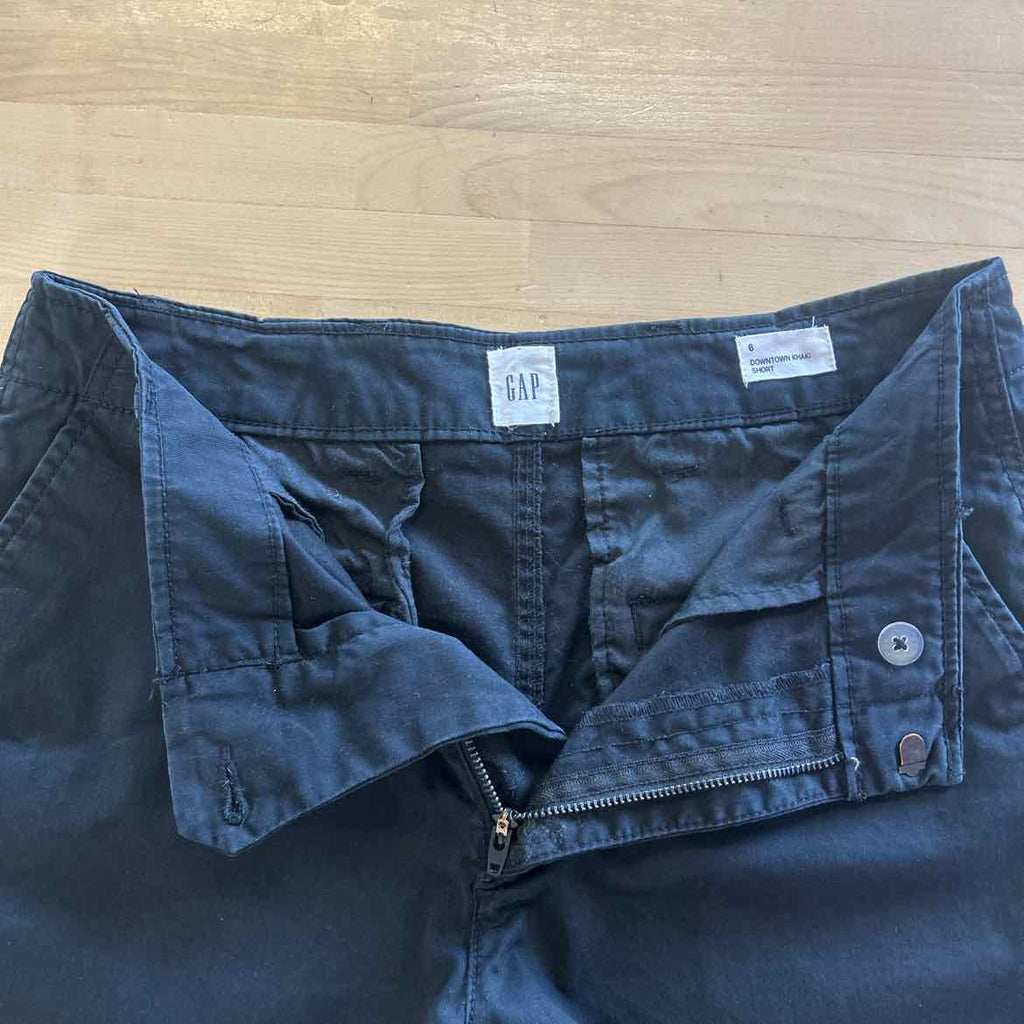 Gap Women Size 6 Black Preloved Shorts