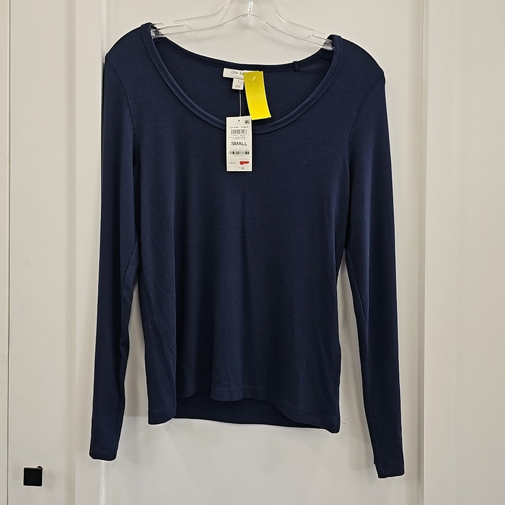 On 34th Size S Navy Long Sleeve
