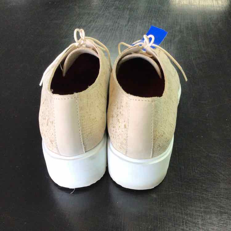 Munro Shoe Size 9 Tan Leather Loafers