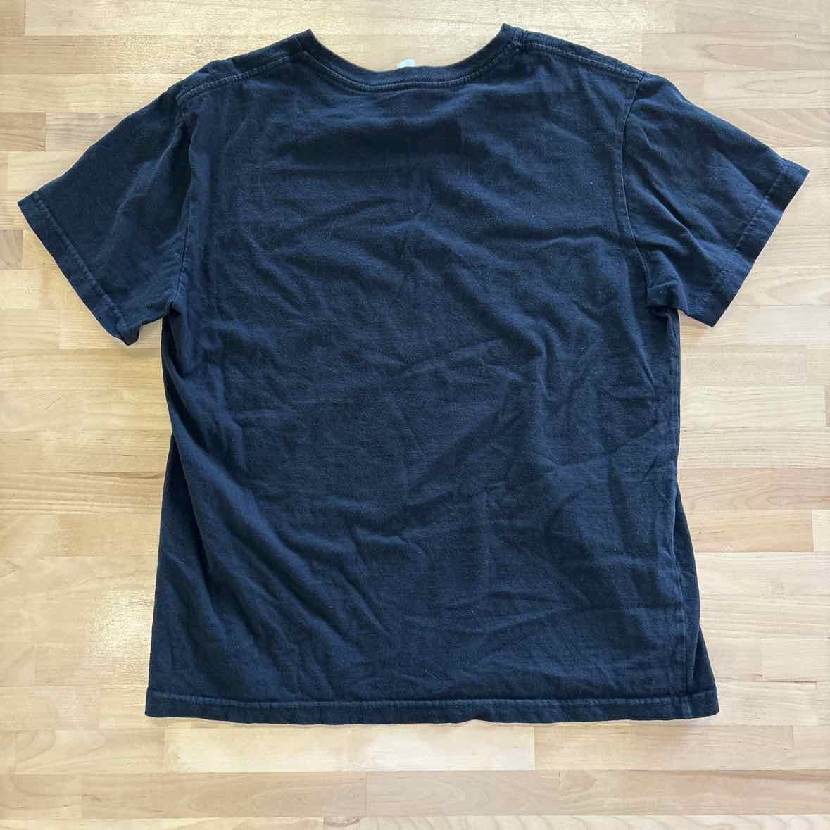 Size M Black T-shirt
