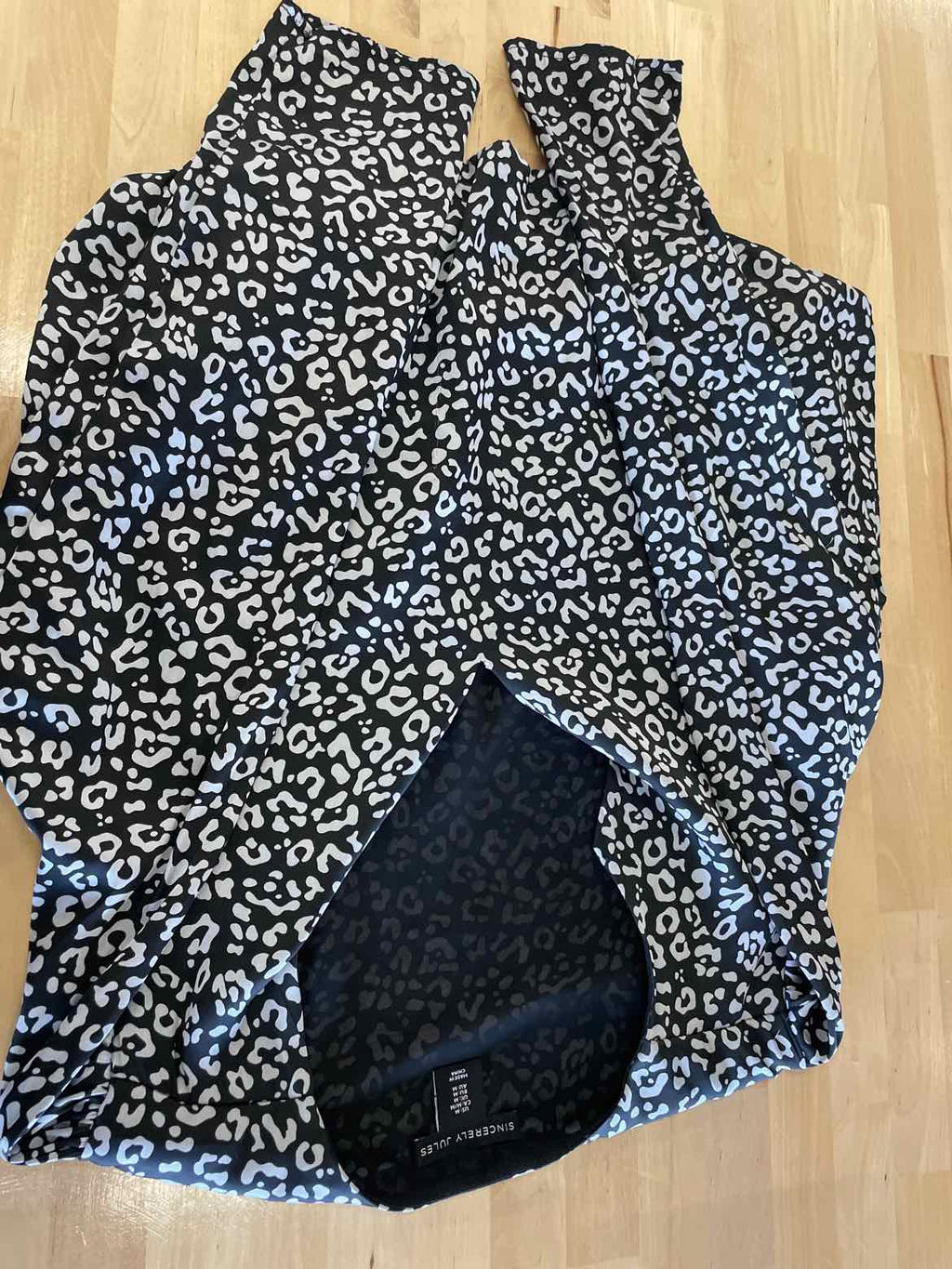 Sincerely Jules Size M Black White Long Sleeve