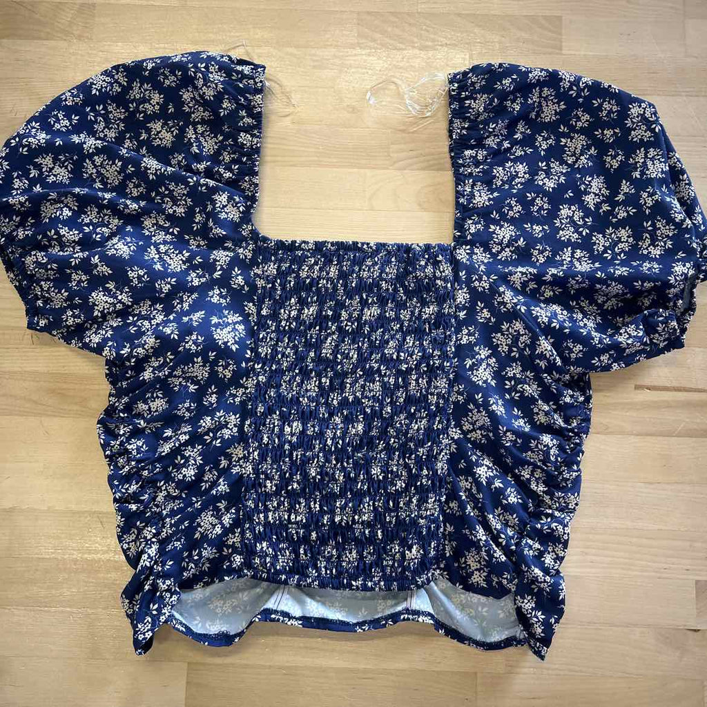 Celebrity pink Size M Blue New Blouse