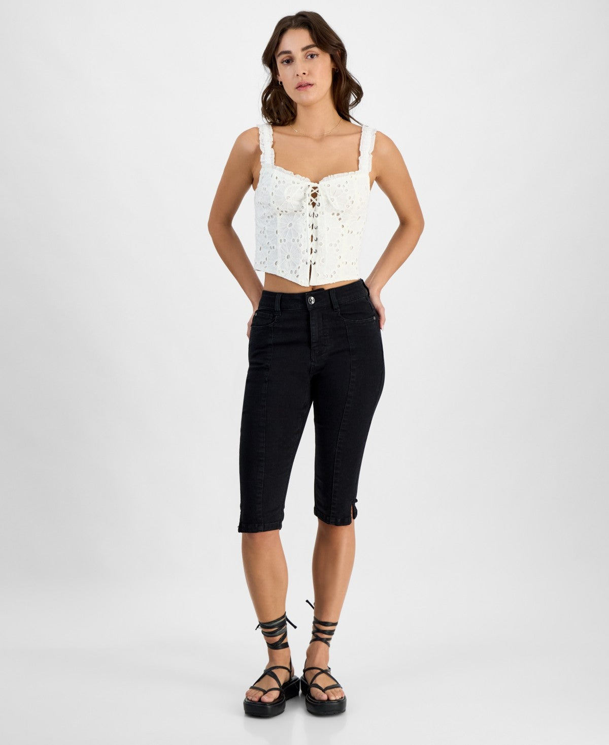 Dollhouse Juniors' Seam Front High-Rise Capri Jeans - Pure Black
